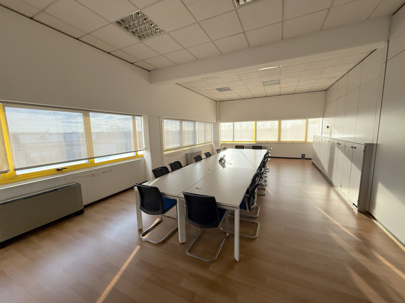 Immagine 22 di Ufficio in affitto  in Via Della Madonnina a Montebelluna