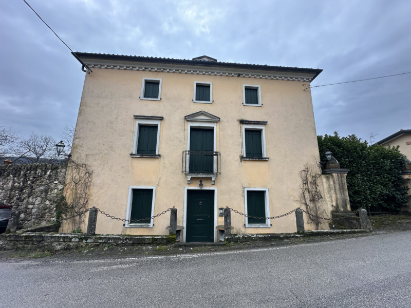 Immagine 25 di Villa in vendita  a Teolo