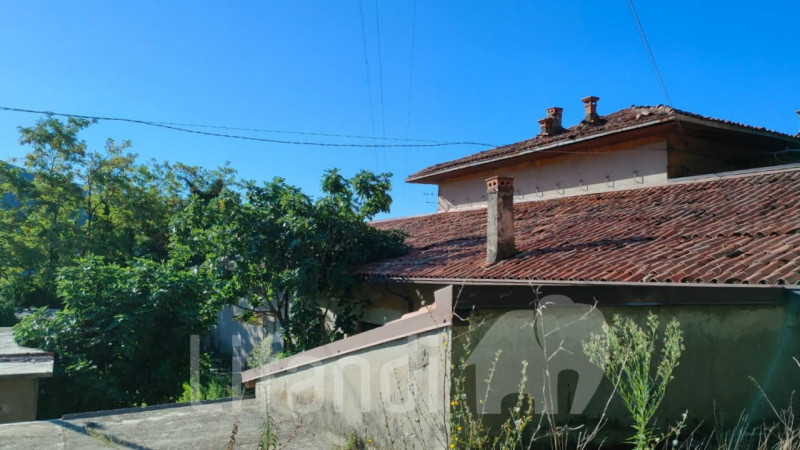 Immagine 5 di Rustico / casale in vendita  a Rivoli Veronese