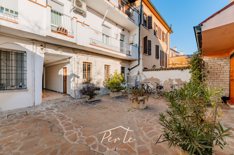 Immagine 16 di Appartamento in vendita  in via grioli 34 a Mantova