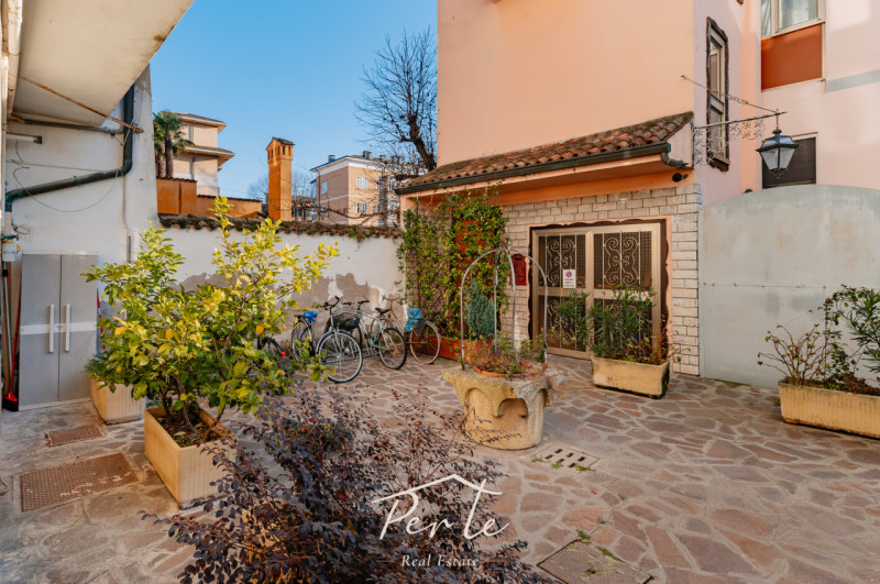 Immagine 18 di Appartamento in vendita  in via grioli 34 a Mantova