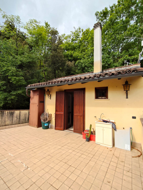 Immagine 1 di Villa in vendita  in Località Molinaccio a Spoleto