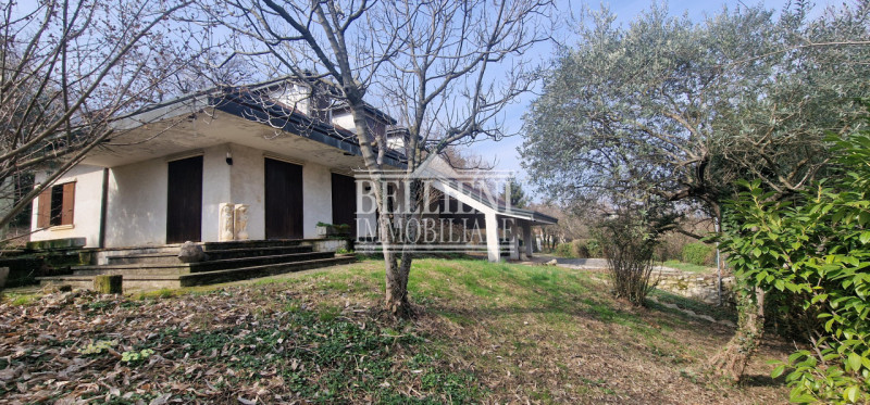 Immagine 1 di Villa in vendita  in via bugano a Longare