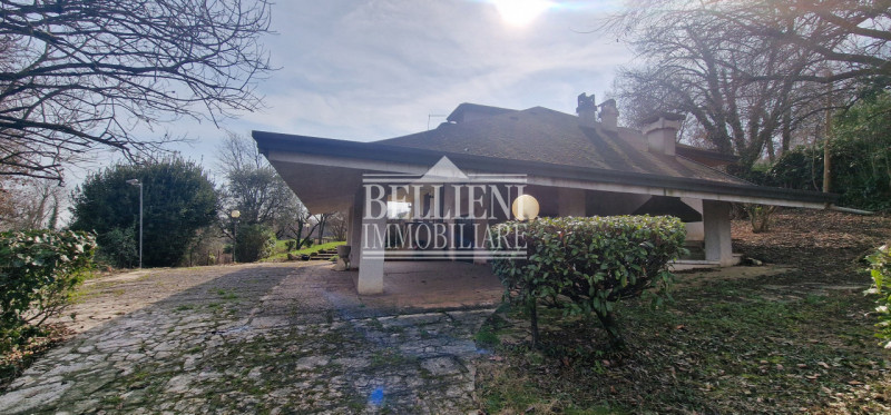 Immagine 2 di Villa in vendita  in via bugano a Longare