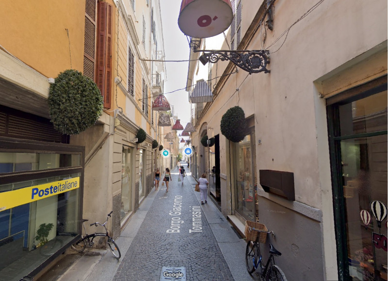 Immagine 2 di Negozio in vendita  in Borgo Giacomo Tommasini, 8 a Parma