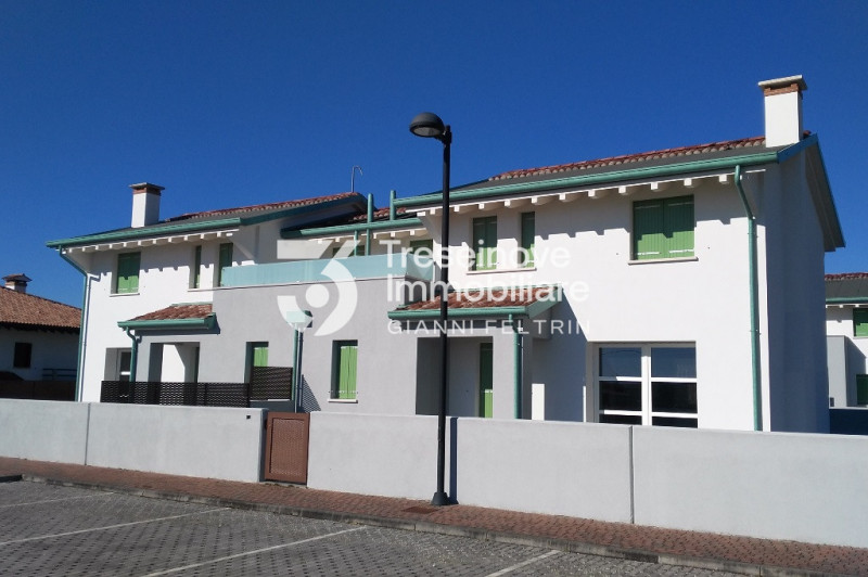 Immagine 2 di Casa bifamiliare in vendita  in Via Filippo Turati a Paese