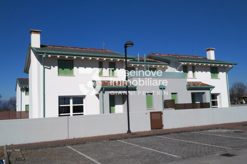 Immagine 3 di Casa bifamiliare in vendita  in Via Filippo Turati a Paese