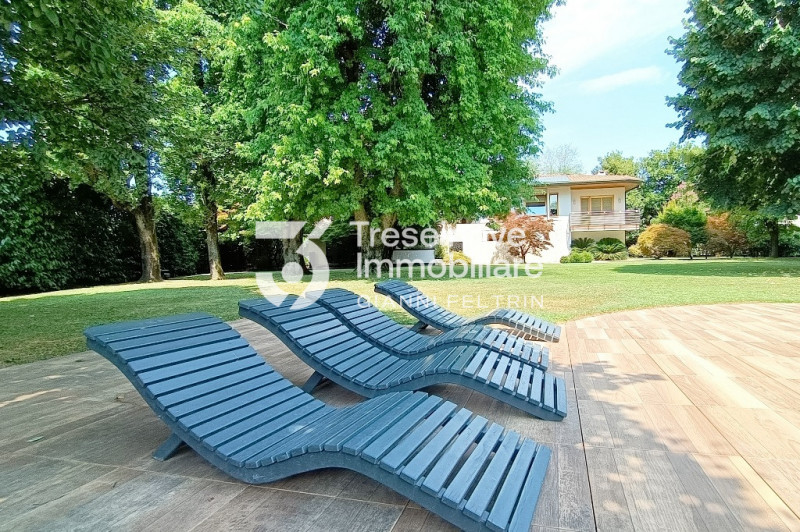 Immagine 3 di Villa in vendita  in Via Roma a Ponzano Veneto