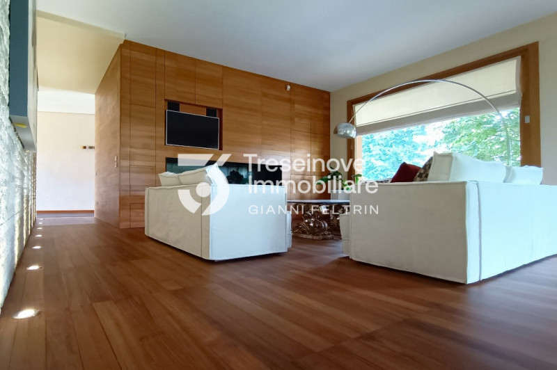 Immagine 8 di Villa in vendita  in Via Roma a Ponzano Veneto