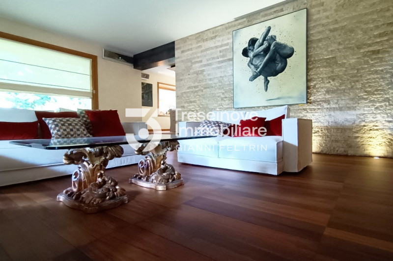 Immagine 10 di Villa in vendita  in Via Roma a Ponzano Veneto