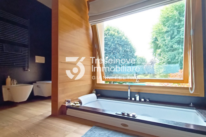 Immagine 35 di Villa in vendita  in Via Roma a Ponzano Veneto