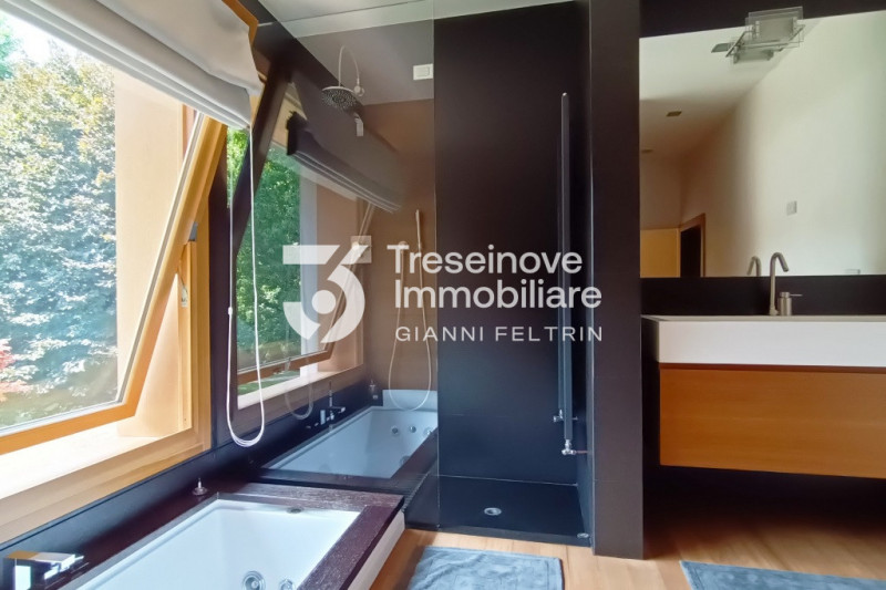 Immagine 36 di Villa in vendita  in Via Roma a Ponzano Veneto