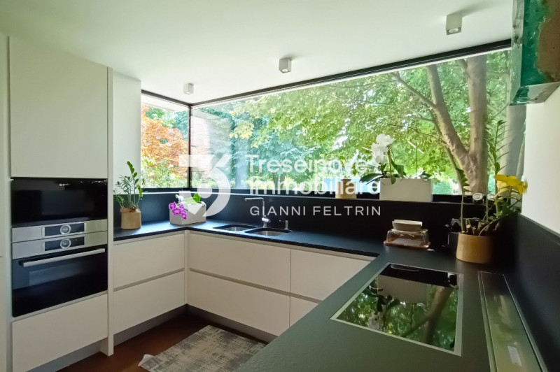 Immagine 41 di Villa in vendita  in Via Roma a Ponzano Veneto