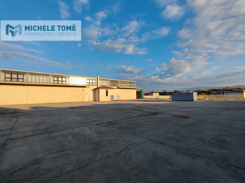 Immagine 3 di Capannone industriale in affitto  in Via gardesane a Verona