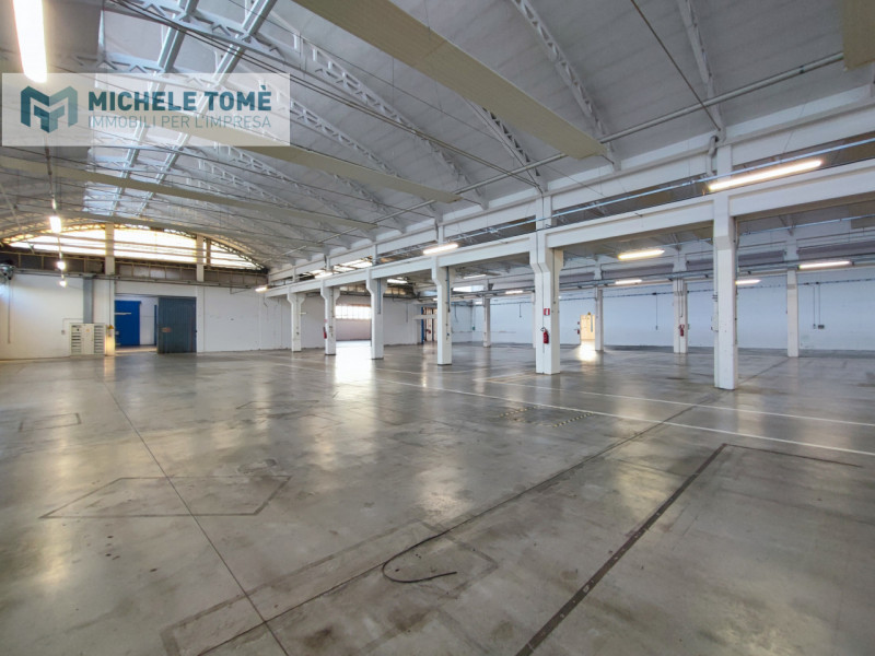 Immagine 11 di Capannone industriale in affitto  in Via gardesane a Verona