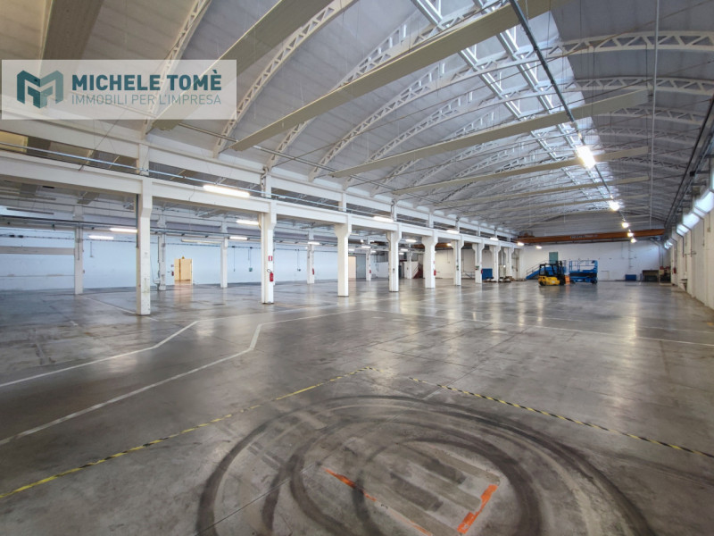 Immagine 13 di Capannone industriale in affitto  in Via gardesane a Verona