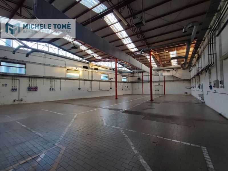 Immagine 15 di Capannone industriale in affitto  in Via gardesane a Verona