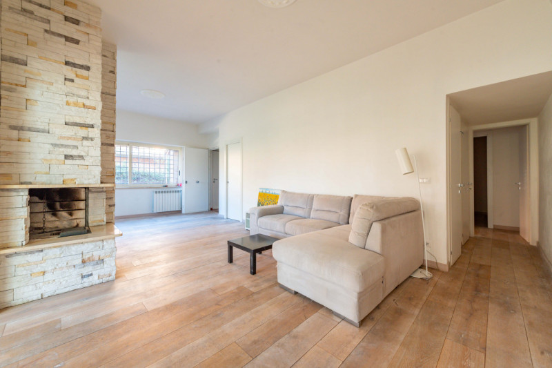 Immagine 1 di Villa in vendita  in Via Francesco Bartolomeo Rastrelli 93 a Roma