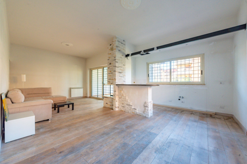 Immagine 3 di Villa in vendita  in Via Francesco Bartolomeo Rastrelli 93 a Roma