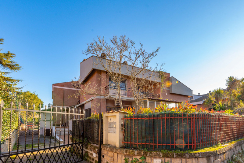 Immagine 7 di Villa in vendita  in Via Francesco Bartolomeo Rastrelli 93 a Roma