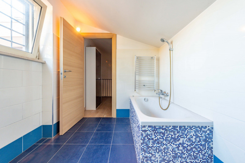 Immagine 37 di Villa in vendita  in Via Francesco Bartolomeo Rastrelli 93 a Roma