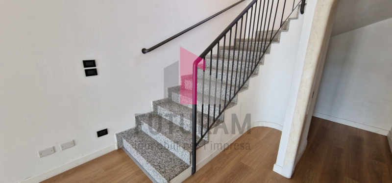 Immagine 2 di Negozio in affitto  in VIA ROMA a Camisano Vicentino