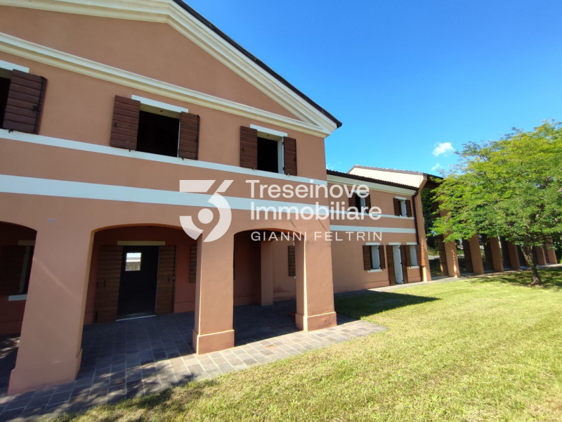 Immagine 2 di Capannone industriale in vendita  in Via Roma a Villorba