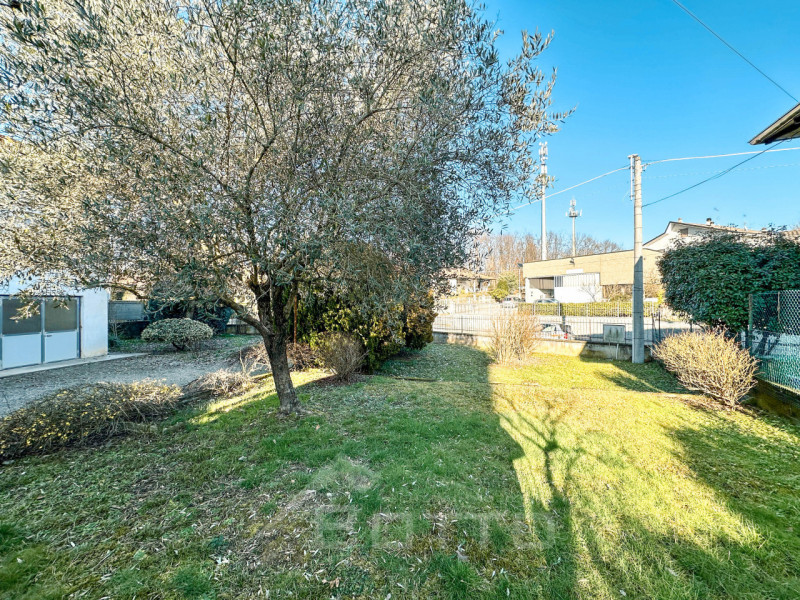 Immagine 16 di Casa indipendente in vendita  in via biella 19 a Gattinara