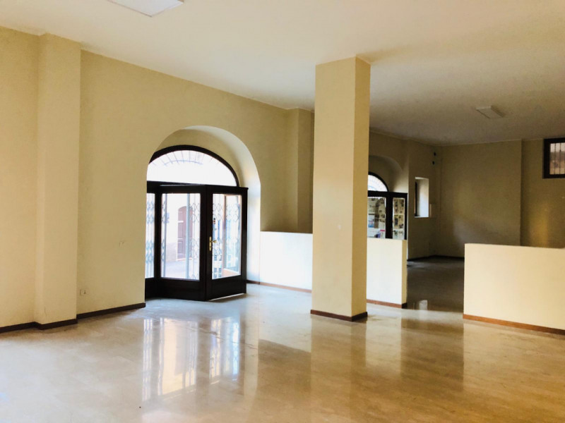 Immagine 1 di Negozio in vendita  in Via Capoborgo a Gavardo