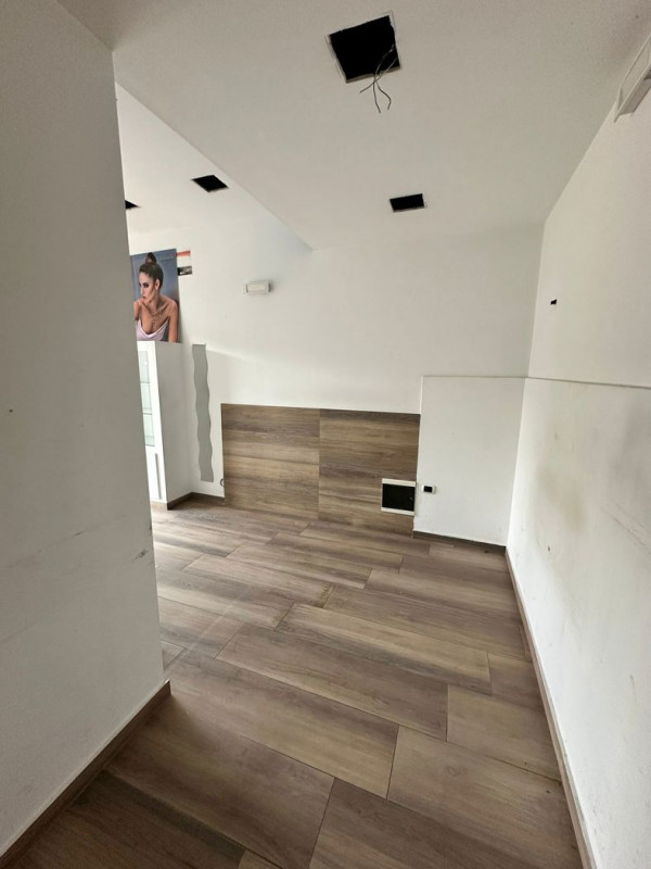 Immagine 3 di Negozio in affitto  in VIA DELLA CONCORDIA, 21 a Milazzo