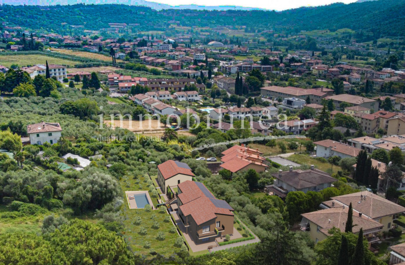 Immagine 6 di Appartamento in vendita  in via Cimabue a Garda