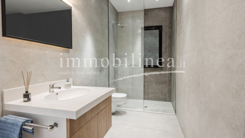 Immagine 19 di Appartamento in vendita  in via Cimabue a Garda