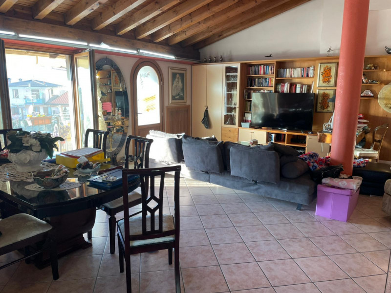 Immagine 4 di Villa in vendita  in via fratelli chiodi a Bedizzole