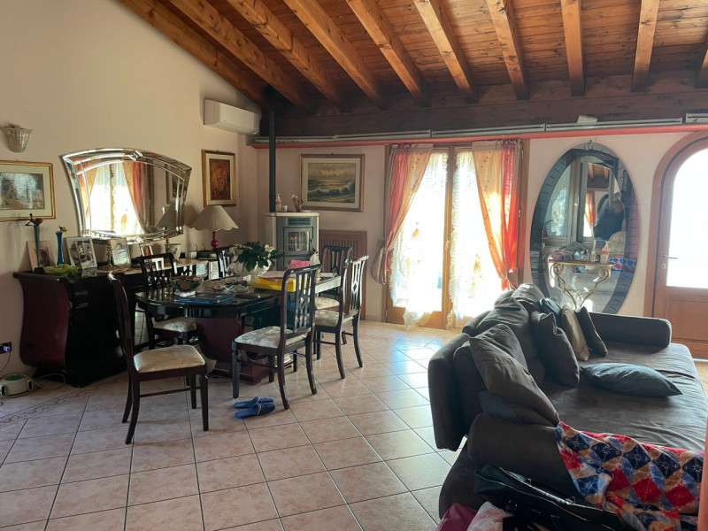 Immagine 6 di Villa in vendita  in via fratelli chiodi a Bedizzole