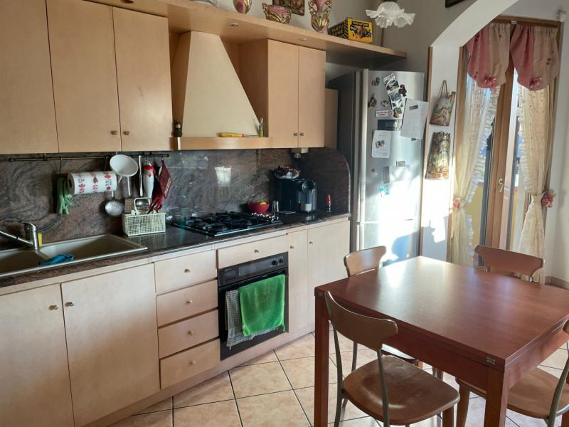 Immagine 7 di Villa in vendita  in via fratelli chiodi a Bedizzole