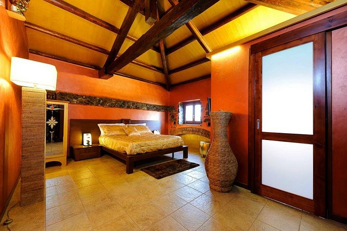 Immagine 23 di Bed & Breakfast in affitto  in VIA FULCI, 141 a Milazzo