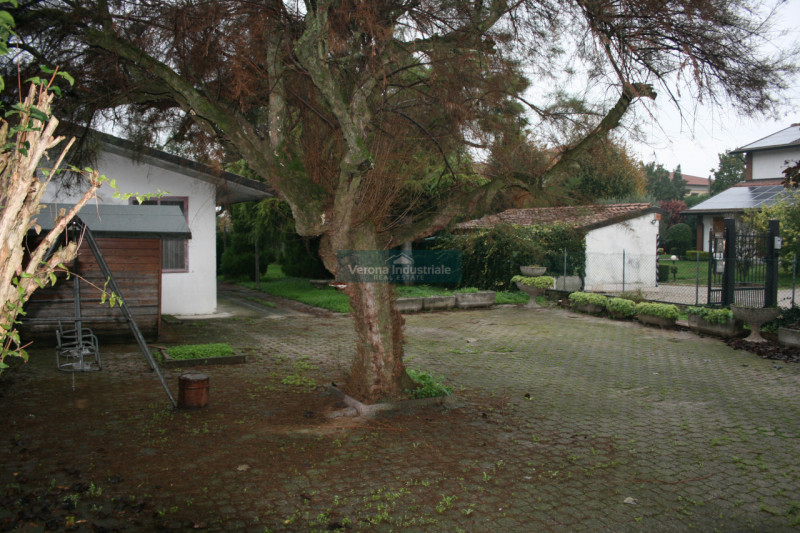 Immagine 8 di Casa bifamiliare in vendita  in Via Europa 14 a Nogarole Rocca