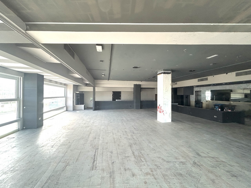 Immagine 1 di Negozio in affitto  in Viale Dante a Riccione