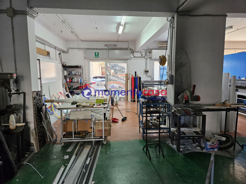 Immagine 6 di Negozio in vendita  in via gebbione a Reggio Di Calabria