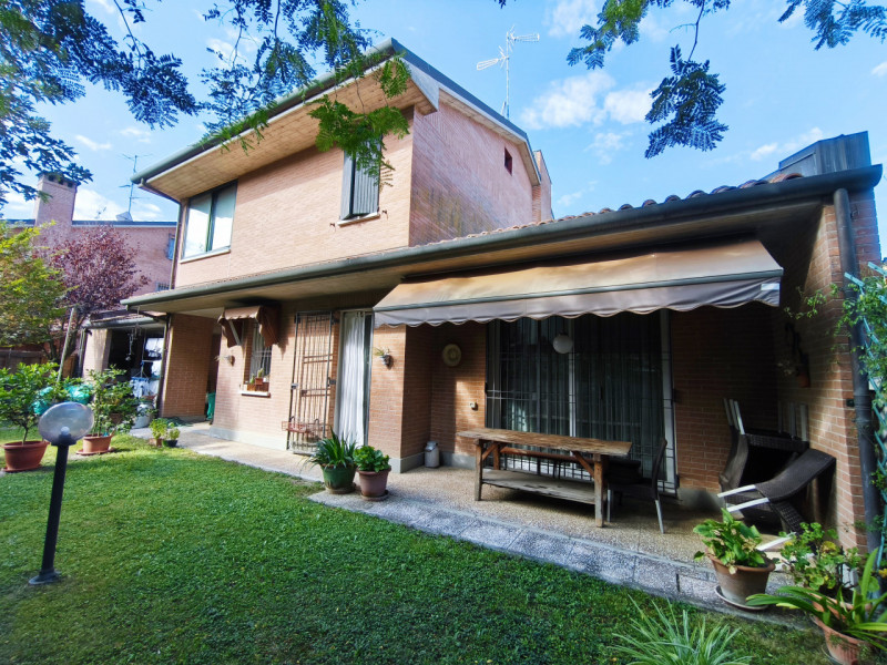 Immagine 1 di Villetta a schiera in vendita  in via pasolini a San Giorgio Di Piano