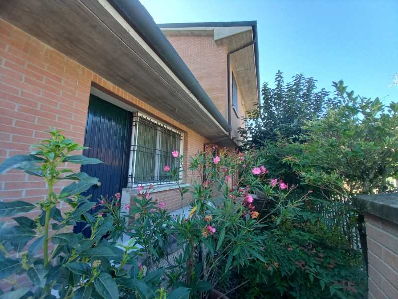 Immagine 9 di Villetta a schiera in vendita  in via pasolini a San Giorgio Di Piano