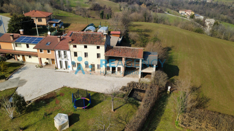 Immagine 1 di Rustico / casale in vendita  in via pugnello a Arzignano