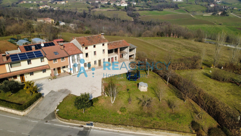 Immagine 2 di Rustico / casale in vendita  in via pugnello a Arzignano