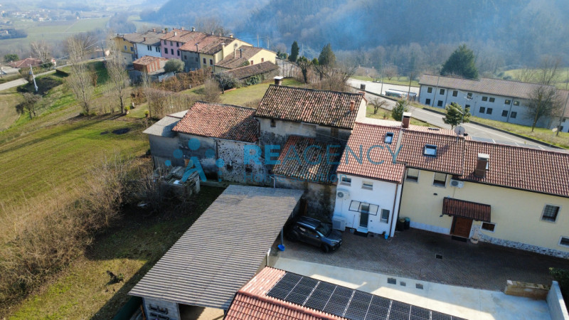 Immagine 4 di Rustico / casale in vendita  in via pugnello a Arzignano