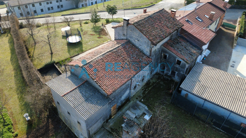 Immagine 5 di Rustico / casale in vendita  in via pugnello a Arzignano