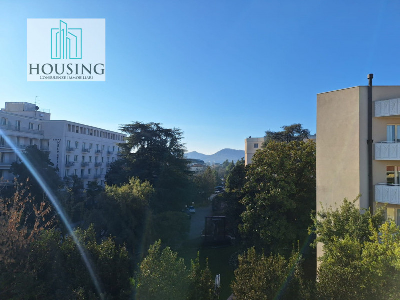 Immagine 10 di Attico in vendita  in via petrarca a Abano Terme