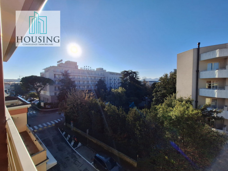 Immagine 12 di Attico in vendita  in via petrarca a Abano Terme