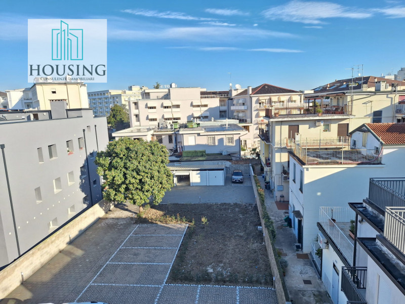 Immagine 13 di Attico in vendita  in via petrarca a Abano Terme