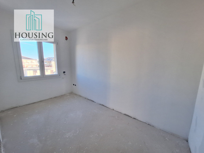 Immagine 21 di Attico in vendita  in via petrarca a Abano Terme