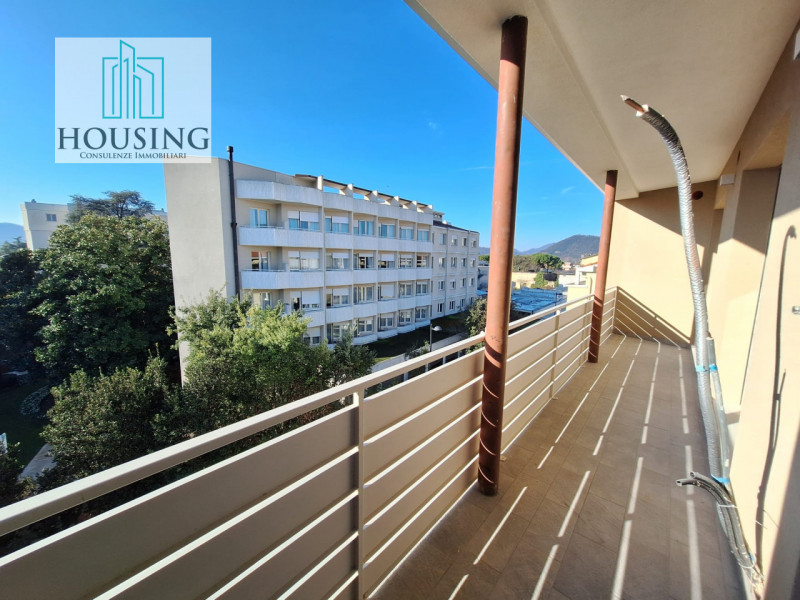 Immagine 36 di Attico in vendita  in via petrarca a Abano Terme